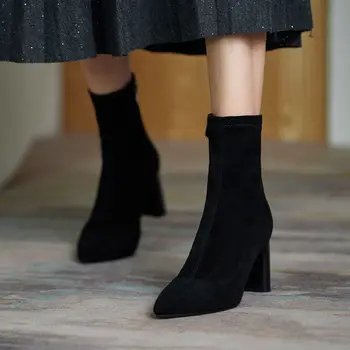 thin boots 2020 autumn new skin Korean full leather elastic size thick heel short boot girl 
thin boots 2020 autumn new skin Korean full leather elastic size thick heel short boot girl