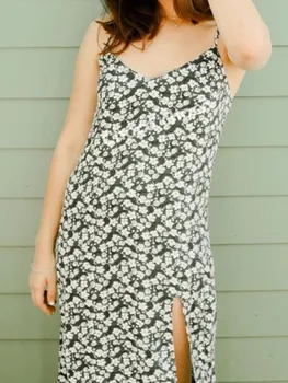 2020 New High Split Women Sling Midi Dress Floral Women camisole Sweet sexy Holiday Ladies Beach Dresses for Summer
2020 New High Split Women Sling Midi Dress Floral Women camisole Sweet sexy Holiday Ladies Beach Dresses for Summer
