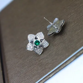 Pera Romantic Silver Color Jewelry Five Green Flower Shape Cubic Zirconia Stone Women Earrings For Valentine ' s Day Gift 
Pera Romantic Silver Color Jewelry Five Green Flower Shape Cubic Zirconia Stone Women Earrings For Valentine ' s Day Gift