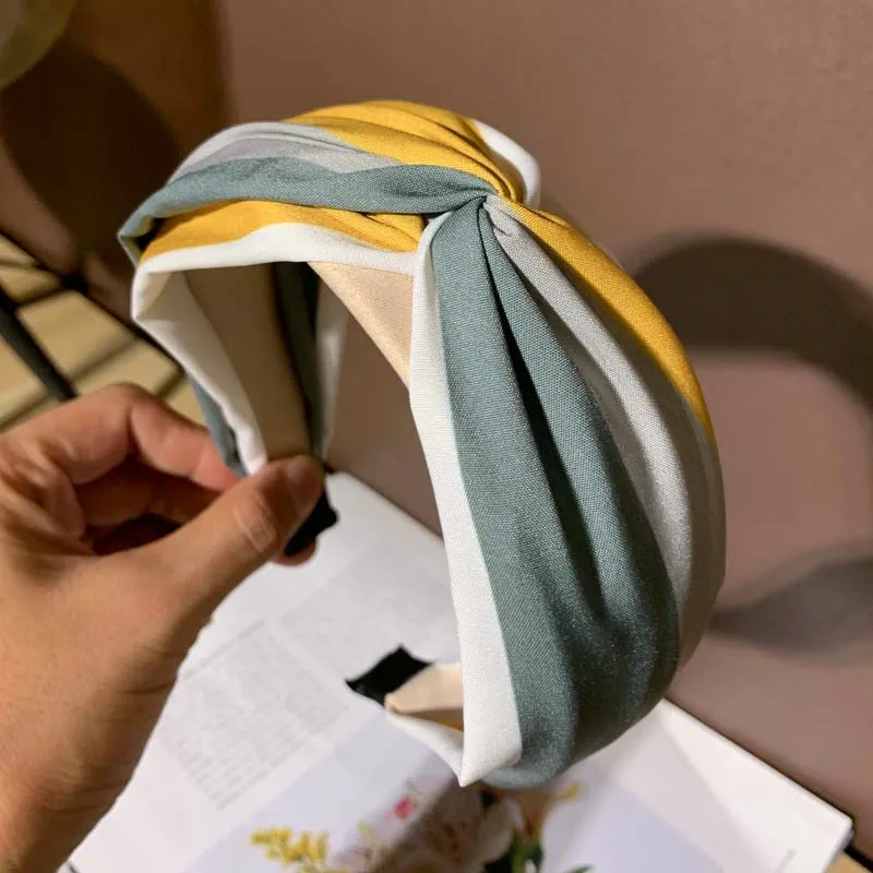 New Fashion Women Hairband Wide Side Headband Cross Knot Turban Classic Striped Headwear Girls Hair Accessories Wholesale
New Fashion Women Hairband Wide Side Headband Cross Knot Turban Classic Striped Headwear Girls Hair Accessories Wholesale