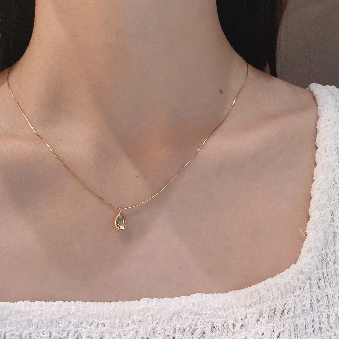 18K Solid Yellow Real Gold Jewelry(AU750) Women Little Golden Bean Water Drop Snake Chain Simple Necklace Fashion Pendants 18K Solid Yellow Real Gold Jewelry(AU750) Women Little Golden Bean Water Drop Snake Chain Simple Necklace Fashion Pendants