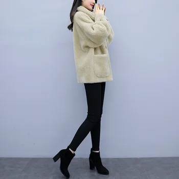 XUXI Women Wool Coat Autumn Winter Loose Coats Woman Lamb Hair 2019 Short Sheep Shearing New Female Overcoat FZ0084
XUXI Women Wool Coat Autumn Winter Loose Coats Woman Lamb Hair 2019 Short Sheep Shearing New Female Overcoat FZ0084