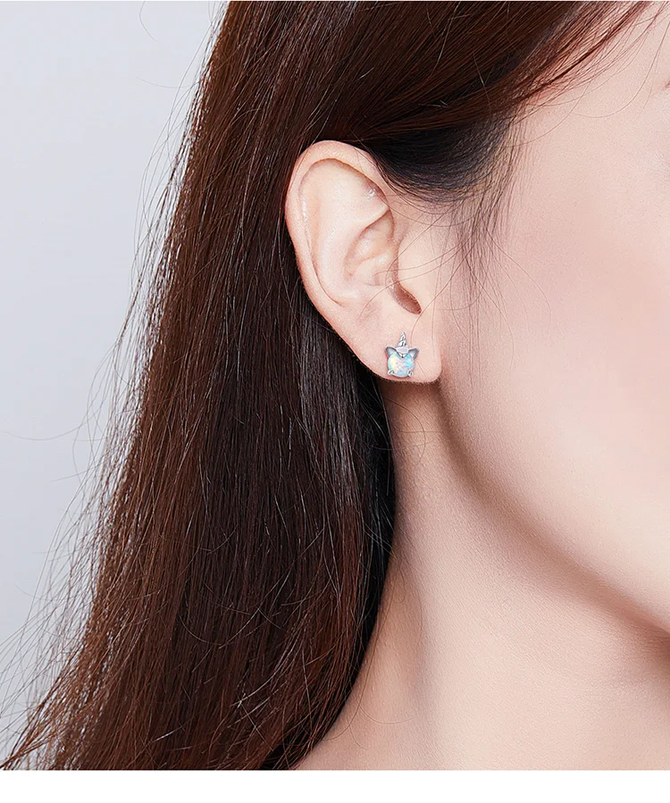 925 Sterling Silver Holographic Unicorn Earrings 925 Sterling Silver Holographic Unicorn Earrings