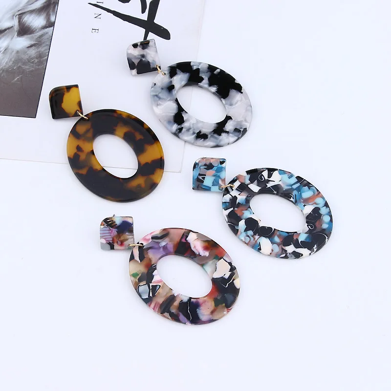 2020 New Fashion Big Statement Acrylic Stripe Geometric Round Drop Ring Retro Earings
2020 New Fashion Big Statement Acrylic Stripe Geometric Round Drop Ring Retro Earings