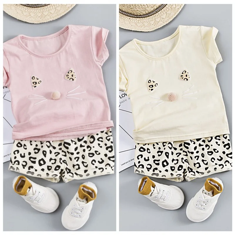 Children Girls Casual Summer Cat Print Short Sleeve T-shirt+Leopard Shorts Suits 2Pcs Costume Set
Children Girls Casual Summer Cat Print Short Sleeve T-shirt+Leopard Shorts Suits 2Pcs Costume Set