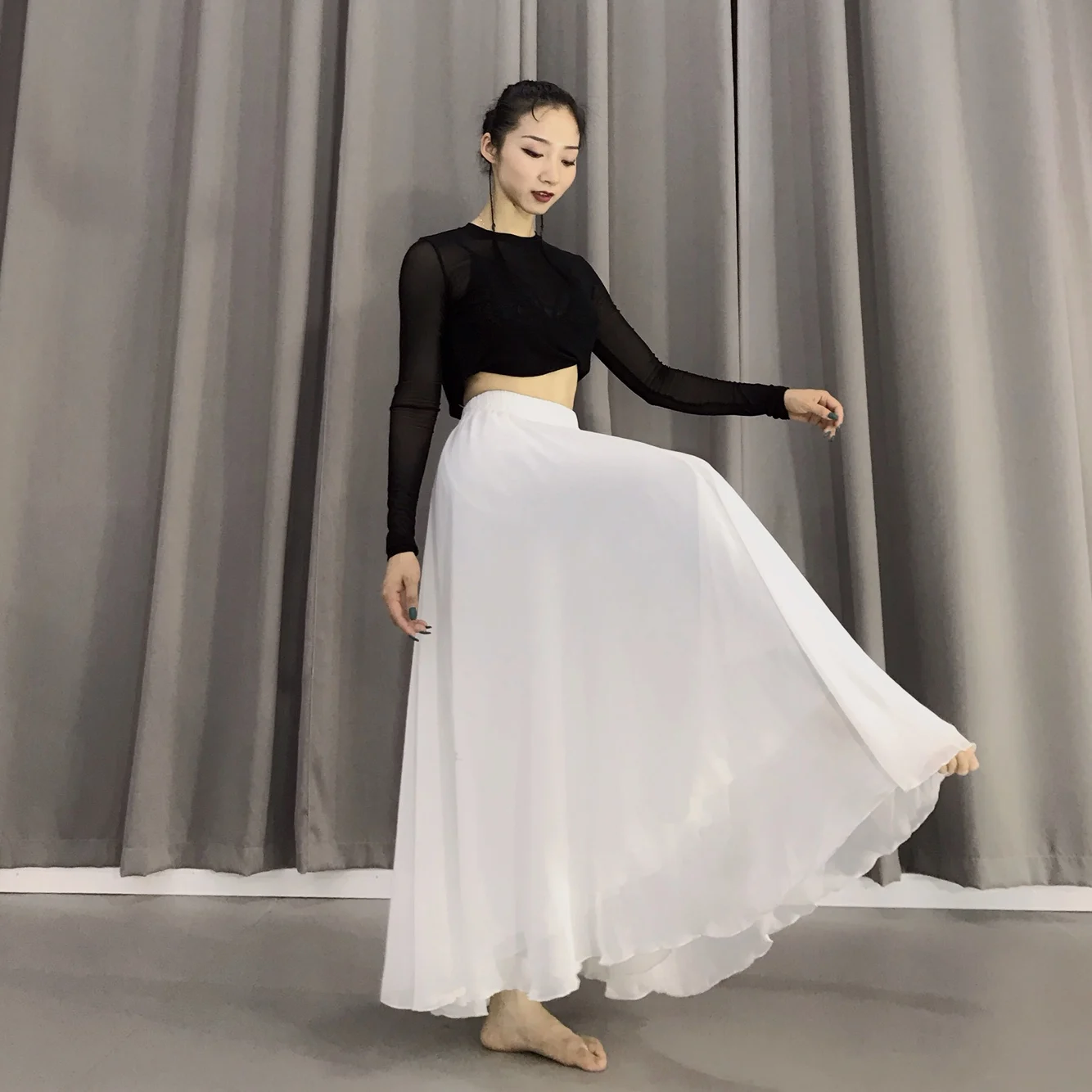 Chiffon Flamenco Skirt Women 540 Degree Classical Dancewear Festival Outfit Double Layer Performance Costume Gypsy Cothes DL8854
Chiffon Flamenco Skirt Women 540 Degree Classical Dancewear Festival Outfit Double Layer Performance Costume Gypsy Cothes DL8854