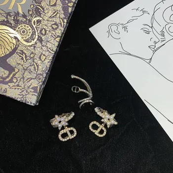 Five-pointed Stars Ear Pierceless Earrings Female Europe and America Elegant Ear Stud Lettered Clip-on Earrings Online Celebrity
Five-pointed Stars Ear Pierceless Earrings Female Europe and America Elegant Ear Stud Lettered Clip-on Earrings Online Celebrity