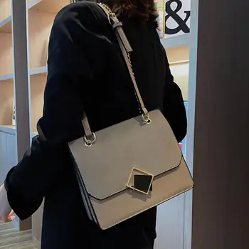 Vintage Fashion Female Crossbody Bag 2020 New Quality Matte Leather Women's Designer Handbag Lock Chain Shoulder Messenger Bag
Vintage Fashion Female Crossbody Bag 2020 New Quality Matte Leather Women's Designer Handbag Lock Chain Shoulder Messenger Bag