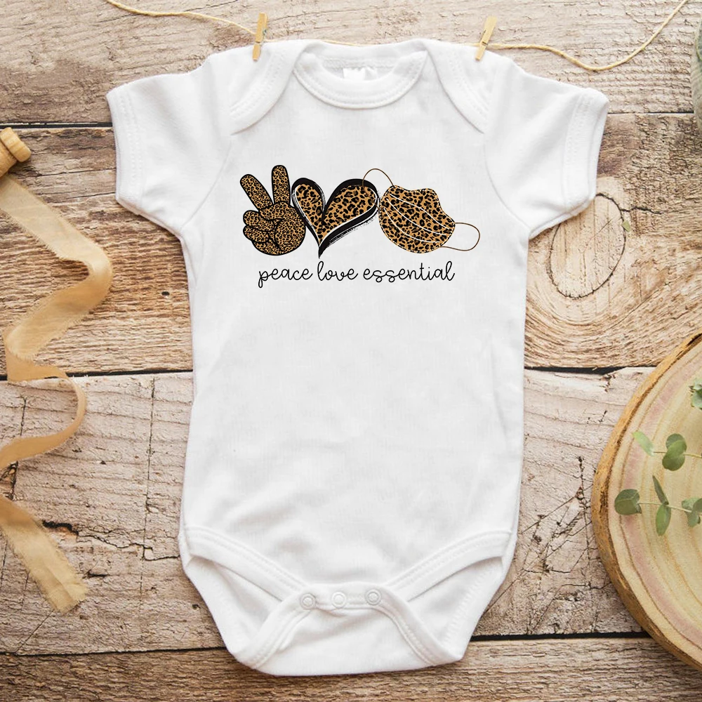 Funny Graphic Infant Jumpsuits Vogue Baby Boy Ropa De Debe Niña Casual Versatile Baby Girl Romper Peace Love Toddler Clothes
Funny Graphic Infant Jumpsuits Vogue Baby Boy Ropa De Debe Niña Casual Versatile Baby Girl Romper Peace Love Toddler Clothes