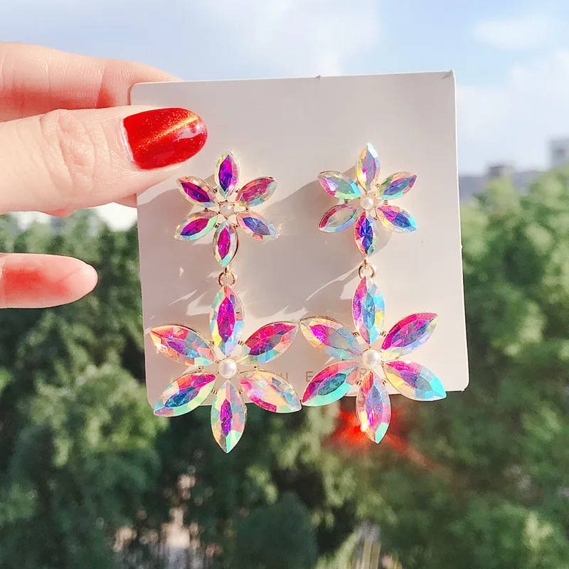Dominated contracted Hyperbole style fine Multicolor crystal flower Drop earrings Korean long Shining joker Women earrings new
Dominated contracted Hyperbole style fine Multicolor crystal flower Drop earrings Korean long Shining joker Women earrings new