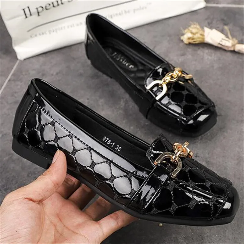 Soft bottom women's shoes new zapatos de mujer mother shoes flat bottom large vulcanize head platform sneakers women shoes Peas
Soft bottom women's shoes new zapatos de mujer mother shoes flat bottom large vulcanize head platform sneakers women shoes Peas