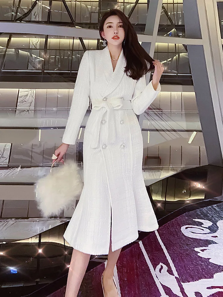 White Windbreaker Women's Middle and Long Style British Style Autumn Dress 2021 New Fashion Slim Waist Women's Coat
White Windbreaker Women's Middle and Long Style British Style Autumn Dress 2021 New Fashion Slim Waist Women's Coat