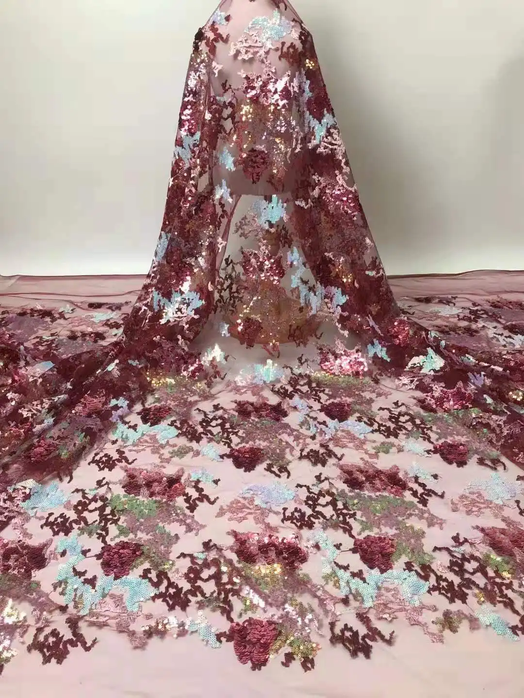 2021 New beautiful sequins Embroidered French Mesh Fabric Africa sequins Nigeria Lace For Wedding /Evening Dress Party 5 yards
2021 New beautiful sequins Embroidered French Mesh Fabric Africa sequins Nigeria Lace For Wedding /Evening Dress Party 5 yards