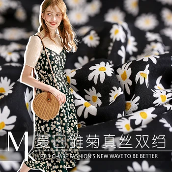 135CM 16MM Daisy Print Black Silk Crepe De Chine Fabric for Summer Dress Blouse Skirt Shirt Pants DE1311
135CM 16MM Daisy Print Black Silk Crepe De Chine Fabric for Summer Dress Blouse Skirt Shirt Pants DE1311
