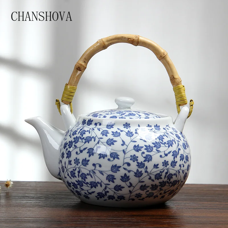 CHANSHOVA High Capacity 1000ml Traditional Chinese Style Ceramic Tea Pot China Blue-and-white Porcelain Large Teapot Kettle H065
CHANSHOVA High Capacity 1000ml Traditional Chinese Style Ceramic Tea Pot China Blue-and-white Porcelain Large Teapot Kettle H065