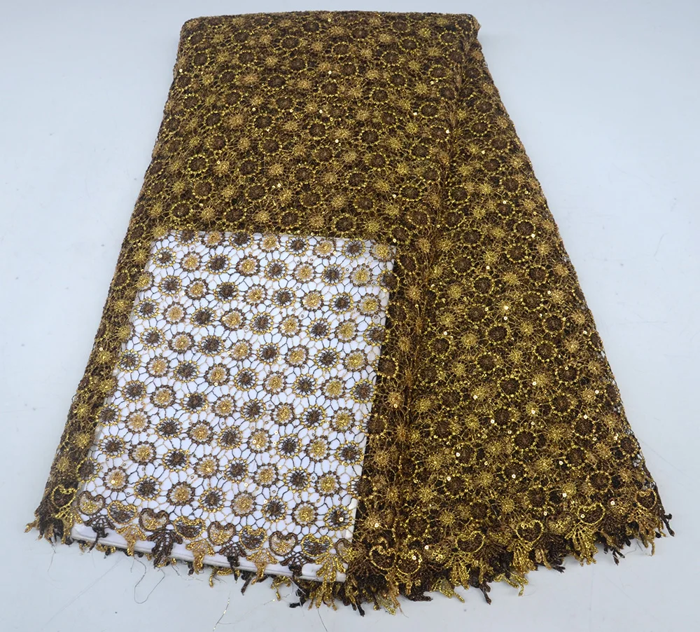 New Guipure Lace With gold thread Nigerian Wedding Dress Lace African Fabric Water Soluble Chemical Lace Floral Embroidery
New Guipure Lace With gold thread Nigerian Wedding Dress Lace African Fabric Water Soluble Chemical Lace Floral Embroidery