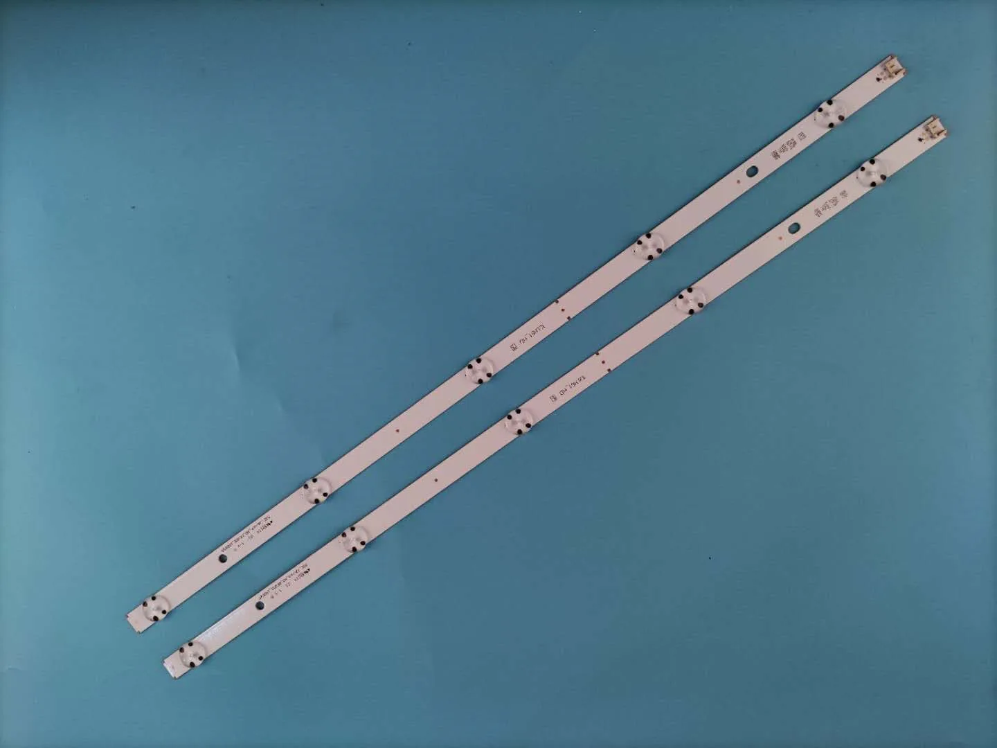 2Pieces/lot 5 lamp For LG 32"TV Innotek direct 15.5Y 32Inch 32LF510B 32LH590U SVL320AL5 DH_LF51 32LH51_HD SSC_32inch_HD
2Pieces/lot 5 lamp For LG 32"TV Innotek direct 15.5Y 32Inch 32LF510B 32LH590U SVL320AL5 DH_LF51 32LH51_HD SSC_32inch_HD