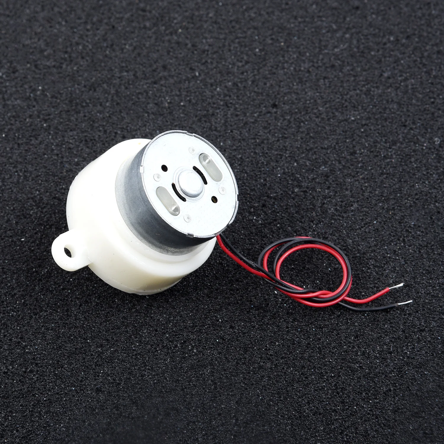 Small DC Gear Motor 3-9V Mini Worm Gear Motor Slow Low Speed 9-32RPM DIY 50mA Full metal gears 50mA less noise
Small DC Gear Motor 3-9V Mini Worm Gear Motor Slow Low Speed 9-32RPM DIY 50mA Full metal gears 50mA less noise