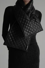 2022 Spring Women Solid Color Diamond Lattice Quilted Scarf 
2022 Spring Women Solid Color Diamond Lattice Quilted Scarf
