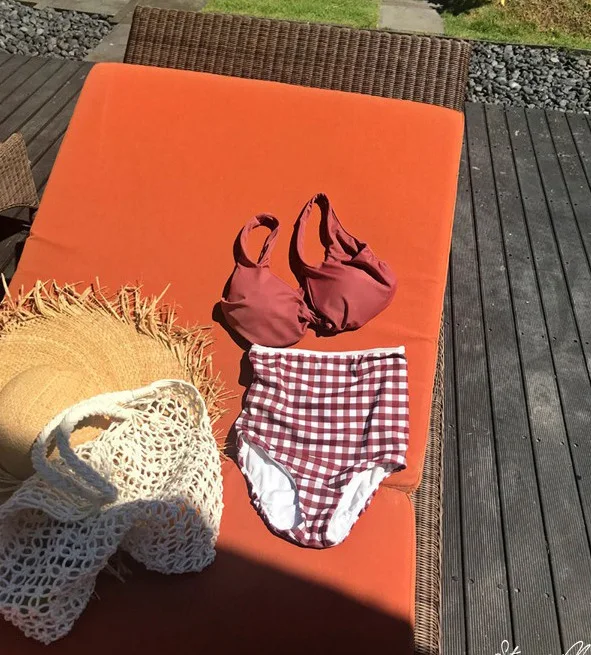 Small Square Plaid Rosy Brown up And down Different Color High-waisted Belly Covering Split Type Bikini
Small Square Plaid Rosy Brown up And down Different Color High-waisted Belly Covering Split Type Bikini