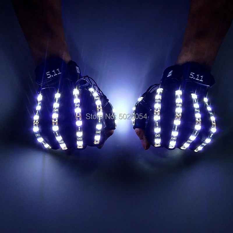 LED Wolverine Gloves Scary Halloween Gloves Men Anime accessories Supply Super Hero Gloves powered by CR2023 
LED Wolverine Gloves Scary Halloween Gloves Men Anime accessories Supply Super Hero Gloves powered by CR2023