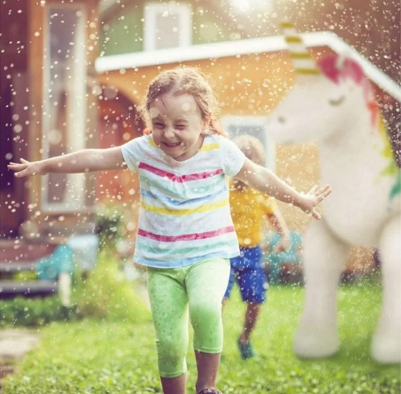 Aspersor de Jueg Unicorn Hinchable Inflatable Sprinkler Jardín de Verano Juguete Acuático para Niños Pulverización para Actividades Familiares Aire Libre Fiesta Playa Jardín