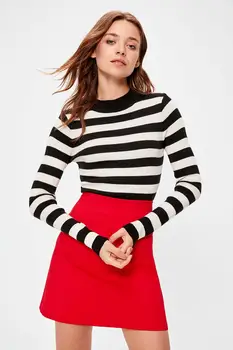 Trendyol Red Straight Skirt TWOAW20ET0168 
Trendyol Red Straight Skirt TWOAW20ET0168