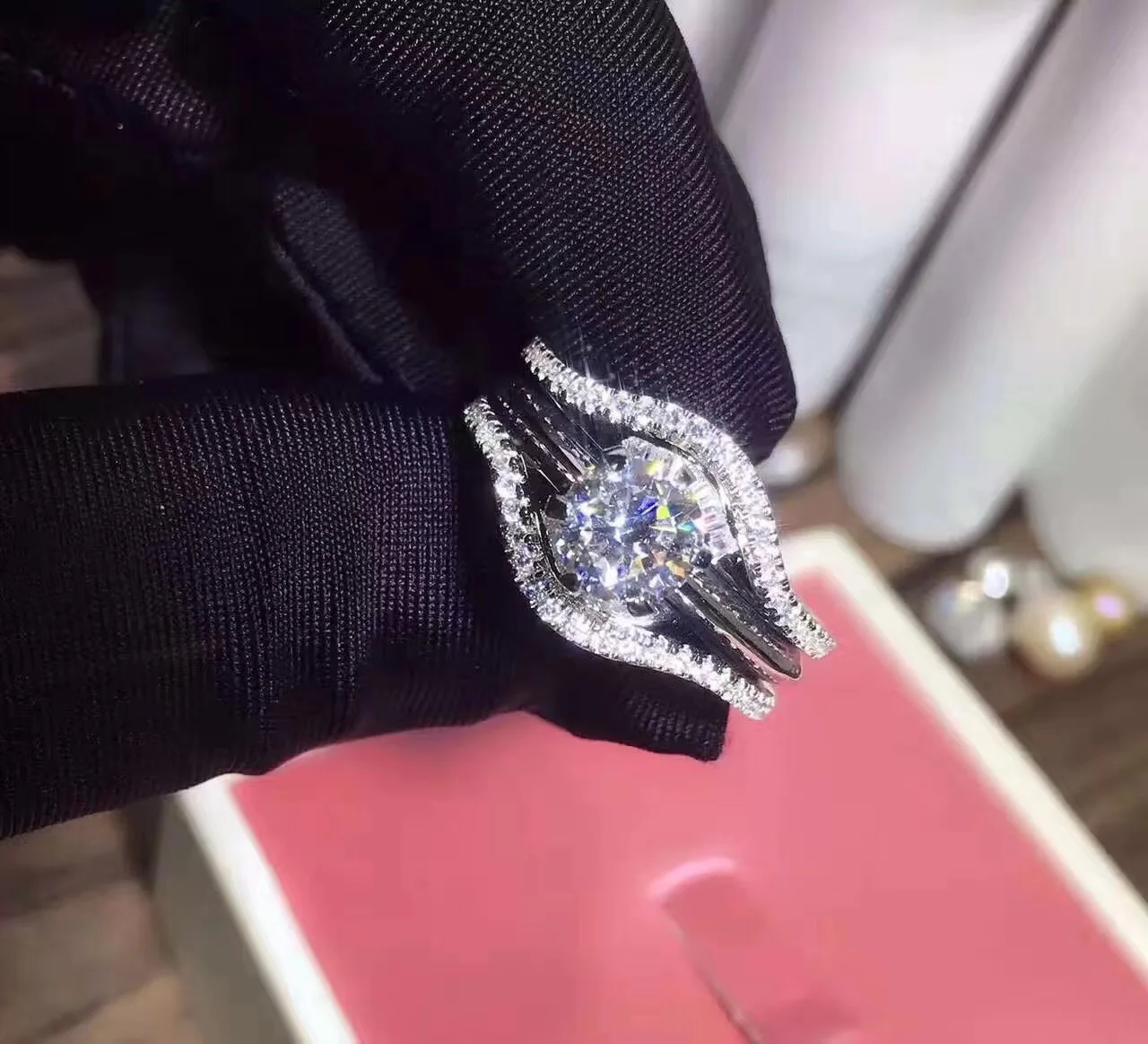 TRS01 Luxury Wedding Rings Sets Best Quality NSCD Synthetic Gem 2PC ring sets 0.6/1/1.5/2/3 carat
TRS01 Luxury Wedding Rings Sets Best Quality NSCD Synthetic Gem 2PC ring sets 0.6/1/1.5/2/3 carat