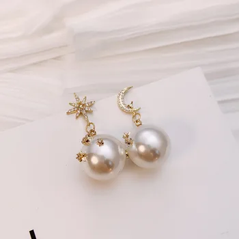 2019 fashion pearl asymmetric Star Moon design Dangle Earrings Personality exquisite crystal Water Drop style Women earrings new
2019 fashion pearl asymmetric Star Moon design Dangle Earrings Personality exquisite crystal Water Drop style Women earrings new