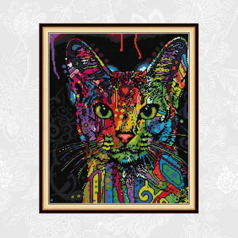 Набор для рукоделия с разноцветными вышитыми рисунками кошек и крестиков 11CT