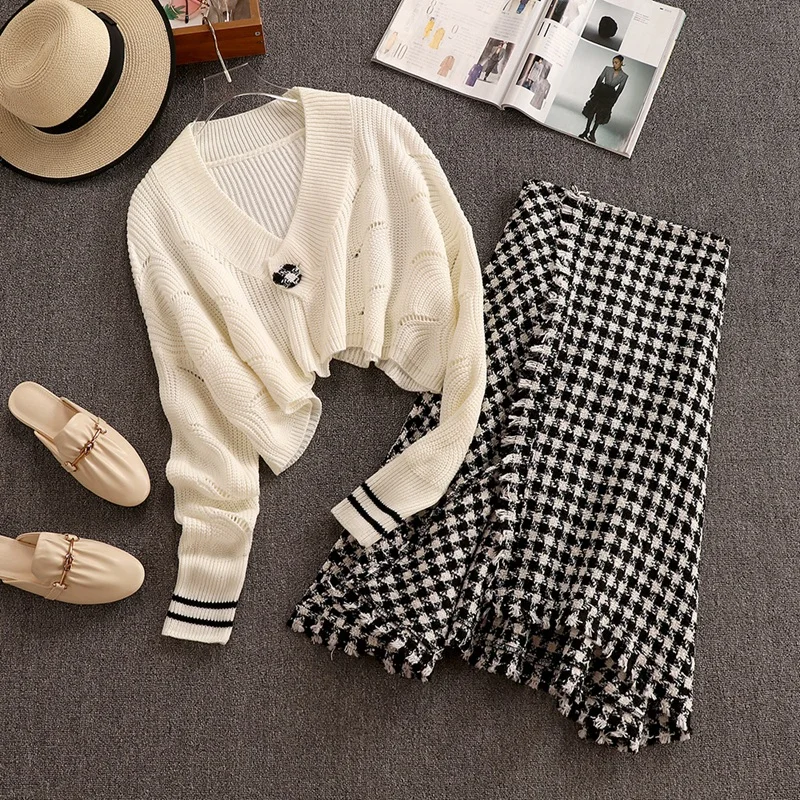 2020 New Fashion Women Two Piece Outfits Knit Sweater Cropped Tops + Irregular Tweed Skirt Suits High Street Women 2 Piece Sets
2020 New Fashion Women Two Piece Outfits Knit Sweater Cropped Tops + Irregular Tweed Skirt Suits High Street Women 2 Piece Sets