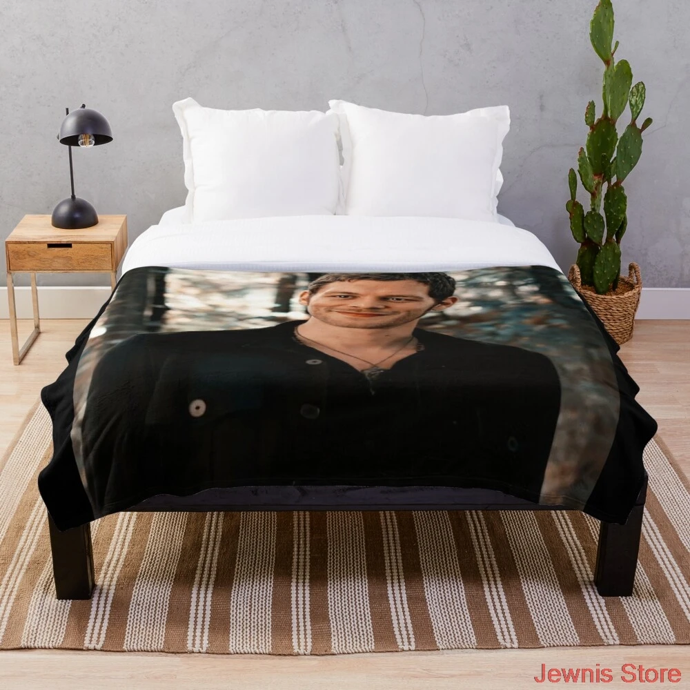 

Klaus Mikaelson Blanket Fleece Plush Blankets on Bed/Sofa Sleeping Cover Bedding Throws Bedsheet for Kids Adult