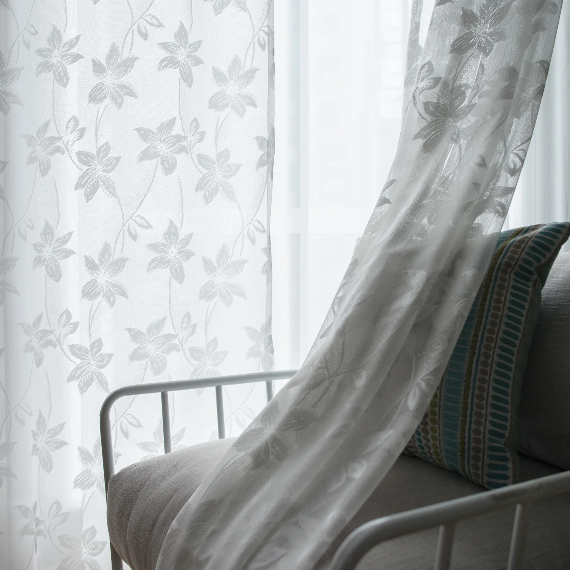 Modern Minimalist Solid Color Jacquard Window Screen White Versatile New Products Mesh Curtains
Modern Minimalist Solid Color Jacquard Window Screen White Versatile New Products Mesh Curtains