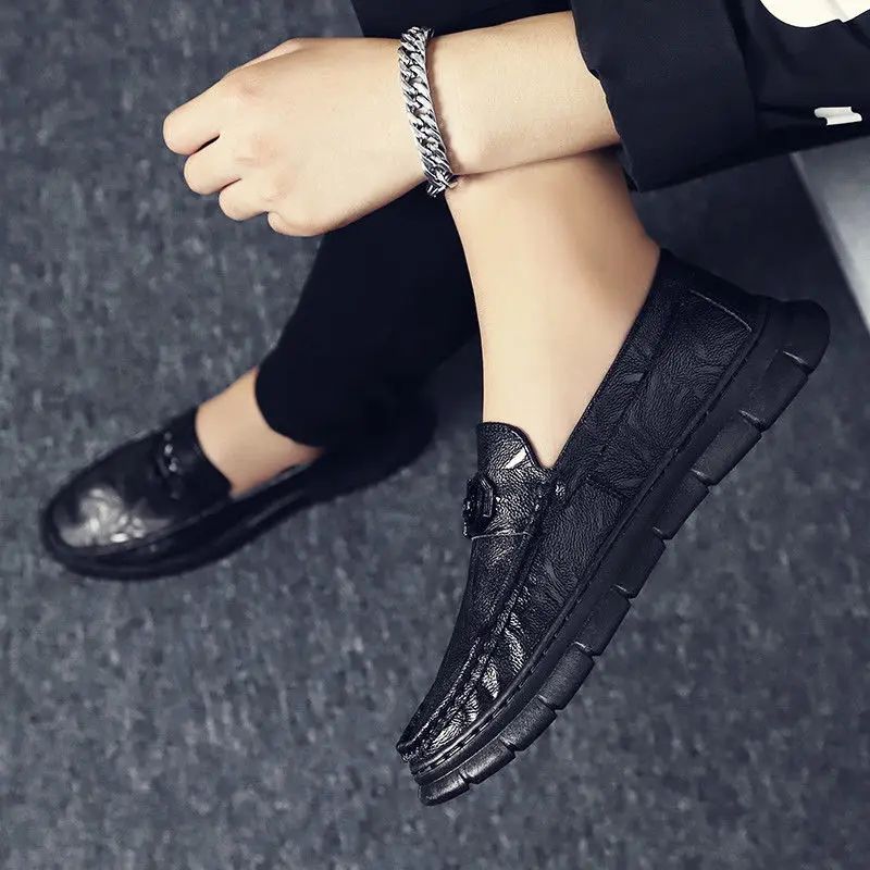 Small black leather shoes men's casual lazy one pedal soft bottom trend all-match
Small black leather shoes men's casual lazy one pedal soft bottom trend all-match