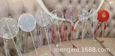 2020 New Chinese style Hanfu Palace Fan Ancient Style Palace Fan Ancient style round fan fringed long handle tuan Fan 50cm long
2020 New Chinese style Hanfu Palace Fan Ancient Style Palace Fan Ancient style round fan fringed long handle tuan Fan 50cm long