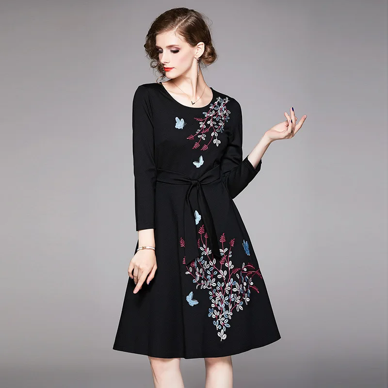 Photo Shoot 2019 New Style Machine Embroidery French Retro Debutante Elegant Waist Hugging Slimming Mid-length One Piece
Photo Shoot 2019 New Style Machine Embroidery French Retro Debutante Elegant Waist Hugging Slimming Mid-length One Piece