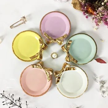 European Style Bow Cake Storage Trays Makeup Organizer Dessert Plate Round Decor Tray Kitchen Storage Trays 10x10Cm 1pcs 
European Style Bow Cake Storage Trays Makeup Organizer Dessert Plate Round Decor Tray Kitchen Storage Trays 10x10Cm 1pcs