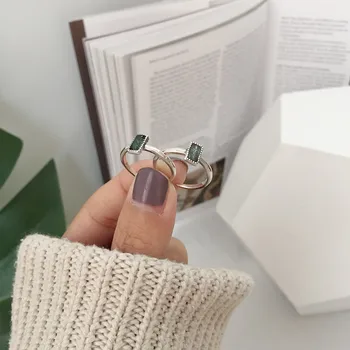 Korean version of S925 sterling silver trend fashion simple spectrum stone moonstone retro Thai silver ring ring
Korean version of S925 sterling silver trend fashion simple spectrum stone moonstone retro Thai silver ring ring