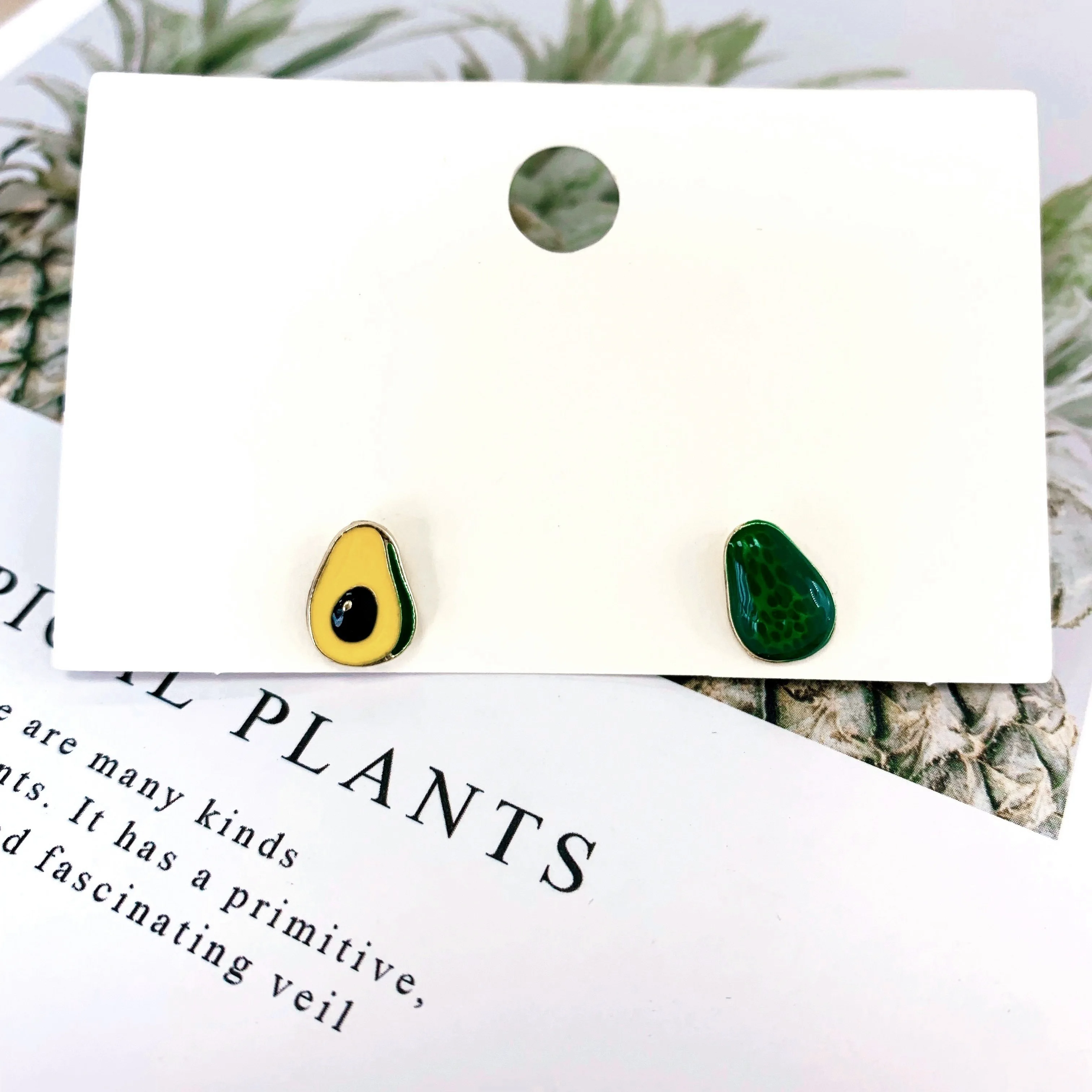 Neatear 2019 Summer avocado shape wild temperament fashion simple small fruit earrings ins explosion earrings
Neatear 2019 Summer avocado shape wild temperament fashion simple small fruit earrings ins explosion earrings