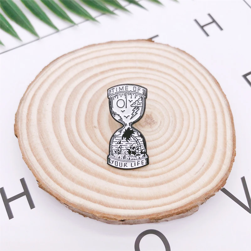 Creative Time OFF Funnel Hourglass Lightning Coconut Tree Enamel Brooch YOU LIFE Alloy Badge Denim Shirt Bag Pin Fashion Jewelry
Creative Time OFF Funnel Hourglass Lightning Coconut Tree Enamel Brooch YOU LIFE Alloy Badge Denim Shirt Bag Pin Fashion Jewelry