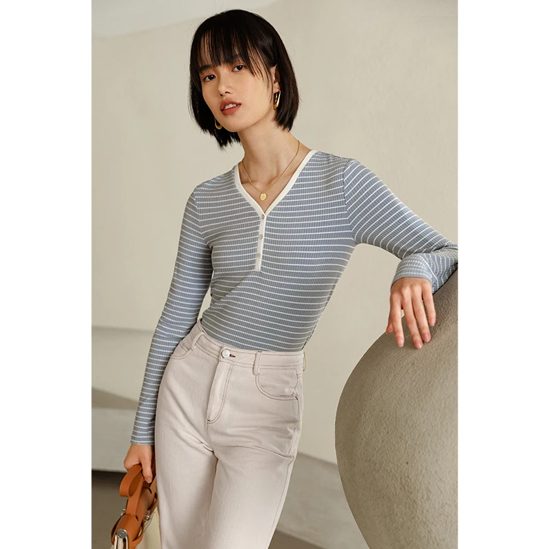 INMAN 2020 Autumn New Arrival Basic Long Sleeve V-neck Contrast Color Stripe Neckline Open Button Comfortable T-shirt
INMAN 2020 Autumn New Arrival Basic Long Sleeve V-neck Contrast Color Stripe Neckline Open Button Comfortable T-shirt