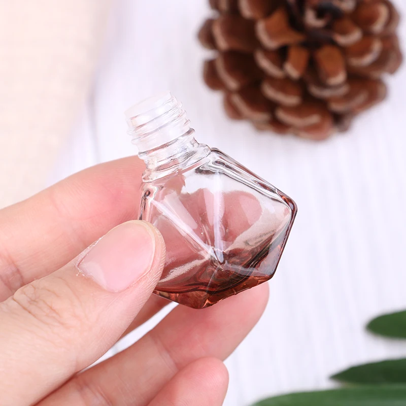 Auto Ornament Perfume Bottle Hanging Air Freshener Perfume Fragrance Diffuser Empty Glass Bottle 8ml Car Diamond Shape Pendant
Auto Ornament Perfume Bottle Hanging Air Freshener Perfume Fragrance Diffuser Empty Glass Bottle 8ml Car Diamond Shape Pendant