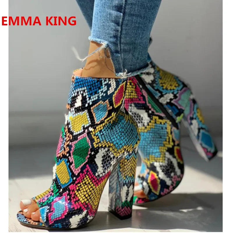 Spring Autumn Colorful Snake Prints Peep Toe Chunky High Heels Ankle Boots Women Fashion Side Zipper Roman Shoes Short Booties
Spring Autumn Colorful Snake Prints Peep Toe Chunky High Heels Ankle Boots Women Fashion Side Zipper Roman Shoes Short Booties