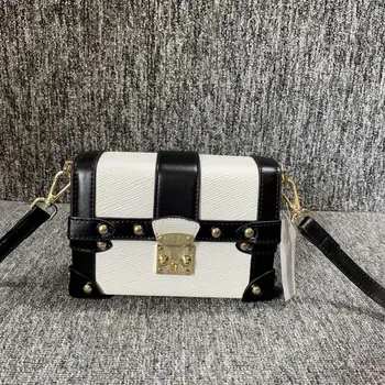 The First Layer of Cowhide Handbags Hit Color Shoulder Bag Box Small Square Bag Louie Vuiton Simplicity Atmosphere
The First Layer of Cowhide Handbags Hit Color Shoulder Bag Box Small Square Bag Louie Vuiton Simplicity Atmosphere