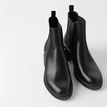 New autumn/winter women's shoes metal lace chunky heels Chelsea boots with velvet and middle heels 
New autumn/winter women's shoes metal lace chunky heels Chelsea boots with velvet and middle heels