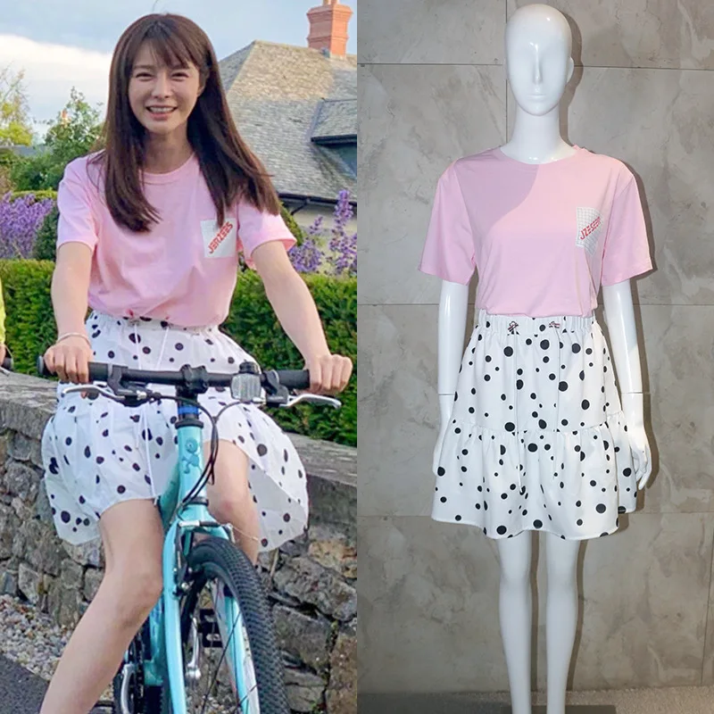 2019 Summer Stars Style Pink Letter Print Short-Sleeved T-shirt White Polka Dot Skirt Set Womens Clothing 2 Piece Sets Casual
2019 Summer Stars Style Pink Letter Print Short-Sleeved T-shirt White Polka Dot Skirt Set Womens Clothing 2 Piece Sets Casual