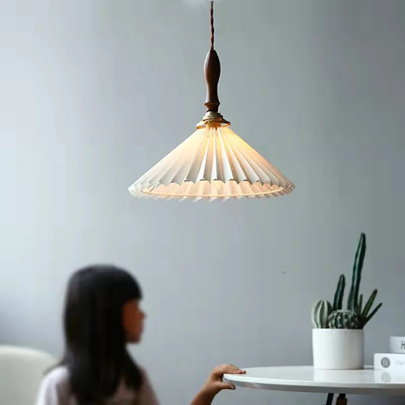 Nordic Simple Fabric Shade Wood Single Pendant Light Natural Postmodern Vintage Pendant Light For Kitchen Island Living Room
Nordic Simple Fabric Shade Wood Single Pendant Light Natural Postmodern Vintage Pendant Light For Kitchen Island Living Room