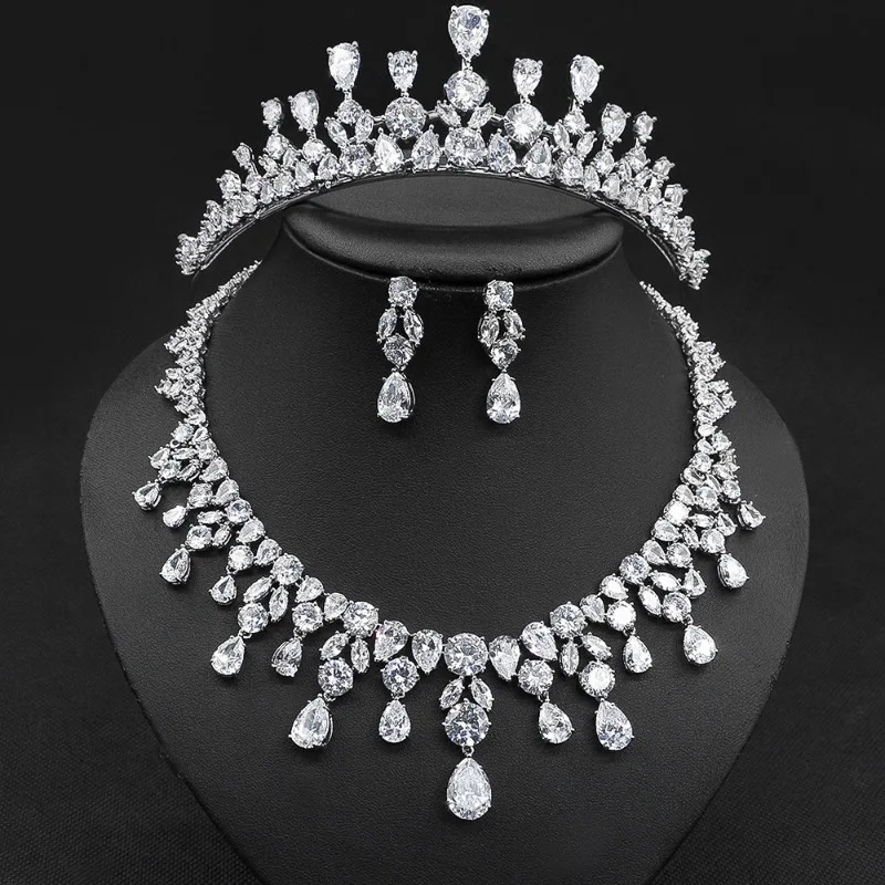 AMC Trendy AAA Cubic ZirconLuxury Crown Headwear Bridal Wedding Necklace And Earring Set High Quality/Sense Party Gift for Women
AMC Trendy AAA Cubic ZirconLuxury Crown Headwear Bridal Wedding Necklace And Earring Set High Quality/Sense Party Gift for Women