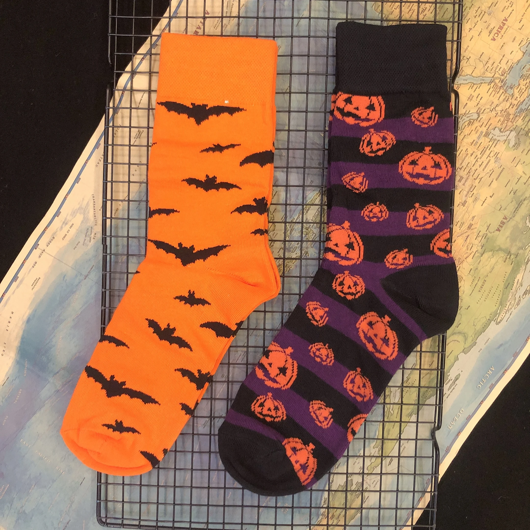 Bats Pumpkin Ball Day Cartoon Cotton Crew Socks Men Knee-High Halloween Party Orange Jack-o-Lantern Cosplay Bat Witches Gift Sox
Bats Pumpkin Ball Day Cartoon Cotton Crew Socks Men Knee-High Halloween Party Orange Jack-o-Lantern Cosplay Bat Witches Gift Sox