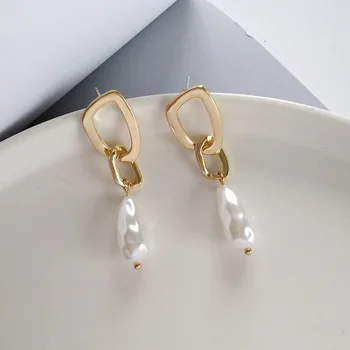 Korean Creative Simple Metal Irregular Geometric Imitation Pearl Dangle Earrings Temperament Fashion Female Jewelry Accessories
Korean Creative Simple Metal Irregular Geometric Imitation Pearl Dangle Earrings Temperament Fashion Female Jewelry Accessories